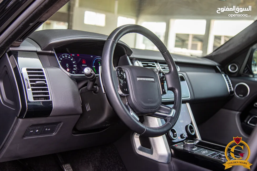 Range Rover Vogue 2021 Autobiography Black package   السيارة وارد الماني و قطعت مسافة 33,000