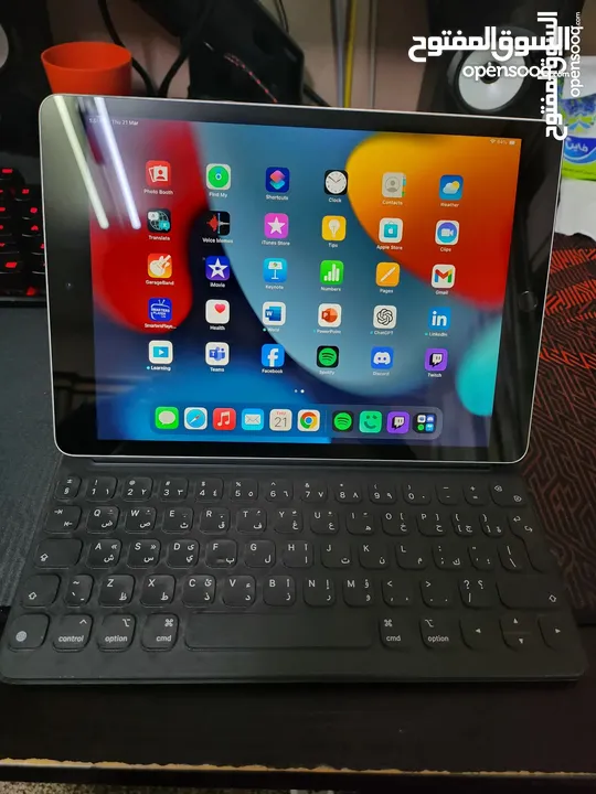 Ipad 9th Gen 64GB + Smart apple keyboard