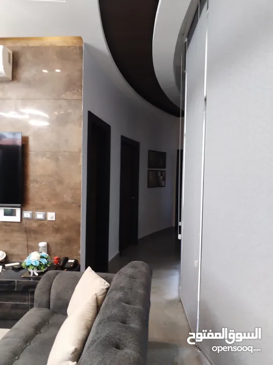 من أجمل مزارع تل الرمان بالقرب من مطعم خيل و ليل مزروعة مميزة تصميم عصري