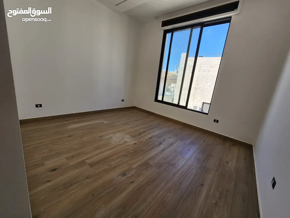 شقة أرضية مميزة في عبدون للبيع بموقع حيوي   الرقم المرجعي : 14199