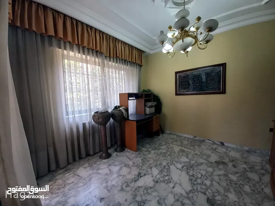 شقة غير مفروشة للإيجار 835م2 ( Property 17112 ) سنوي فقط