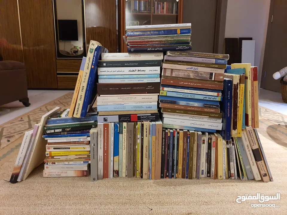 120 كتاب مشكل عربي وانجليزي بحالة جيدة للبيع