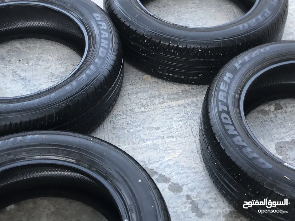 4 اربع عجال TOYOTA RAF 4 بحاله الوكاله قابل للتفاوض