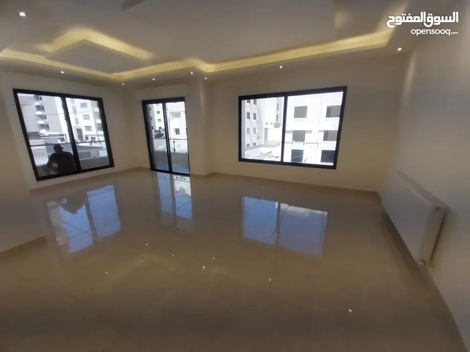 شقة غير مفروشة للإيجار ( Property 38842 ) سنوي فقط