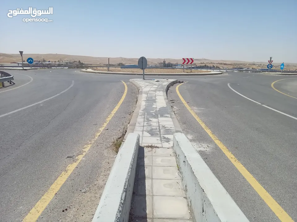 الزرقاء الحلابات طريق الشارع الرئيسي باتجاه السعوديه الازرق
