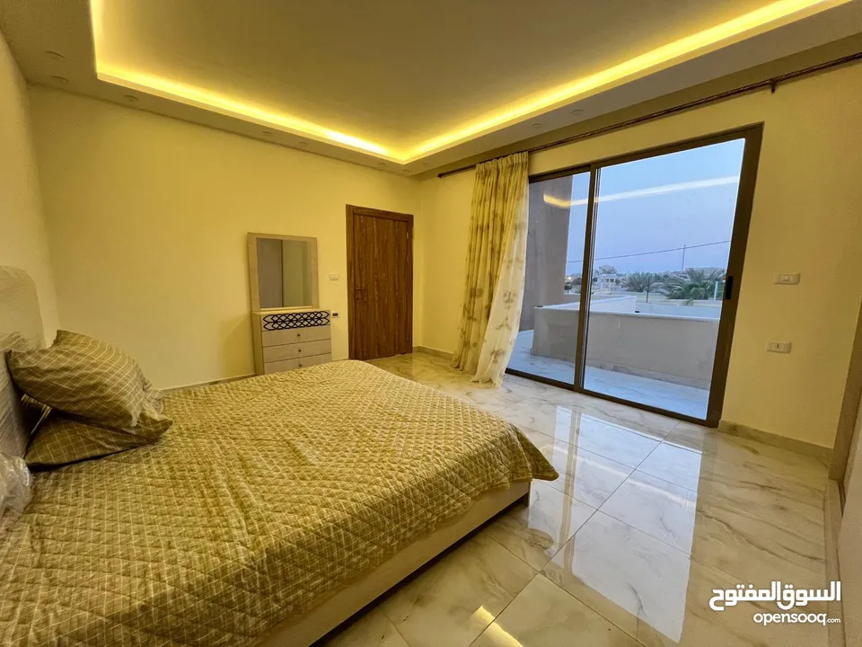 شاليه بمواصفات فاخره في البحر الميت للبيع