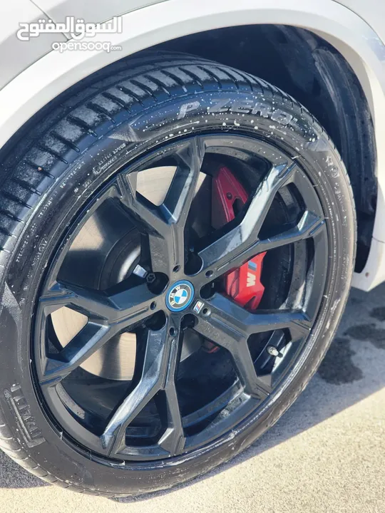 BMW X5 45e ترخيص 2022 ترخيص محرك 3000 هايبرد plug in/يقطع على الشحنه 100 كيلو متر 399 حصان
