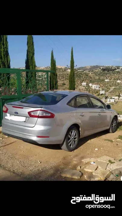 سيارة فورد مونديو