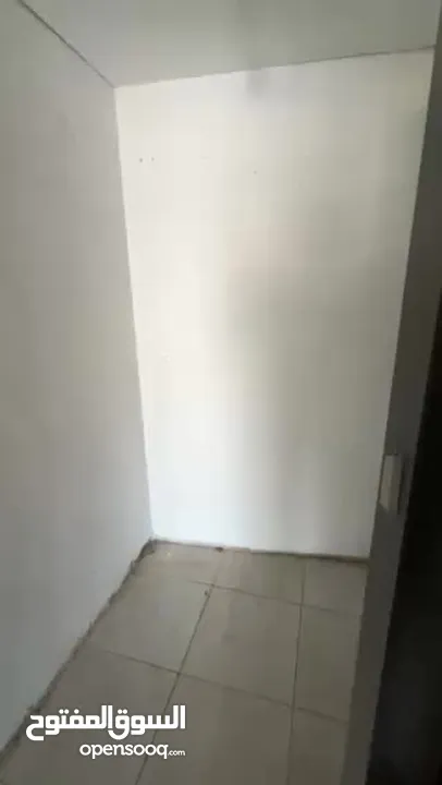 محل للإيجار في ايدون شرق دوار العيادات بجانب محل قهوة (green cup) بجوار جالاكسي جيم
