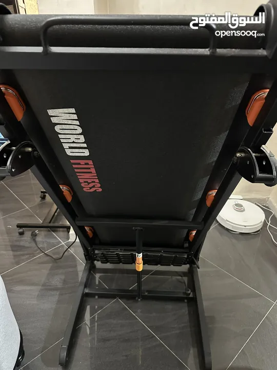 للبيع جهاز مشي و تكسير دهون كهربائي (Treadmill) من شركة WORLD FITNESS - بحالة ممتازة
