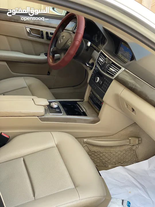 للبيع E300 بانوراما قمة النظافة For sale: Mercedes E300, full option, top-notch cleanliness