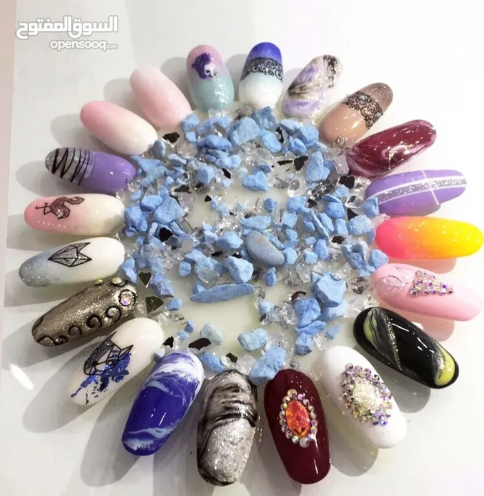 .صالون للعناية بالاظافر و سبا    .                          .Nails Spa &More .