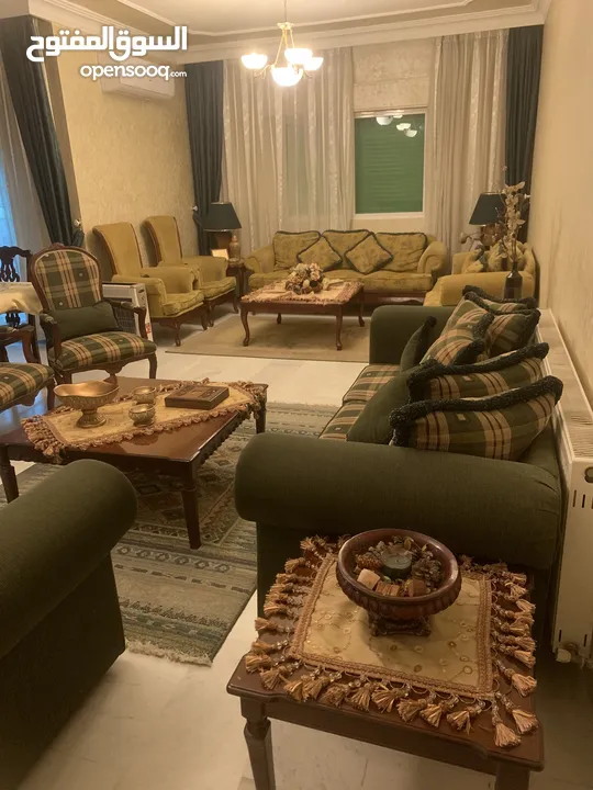 اثاث مستعمل بحالة جيدة