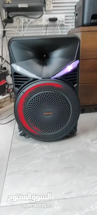 سماعة سبيكر حجم 15 انش - كبيرة جدا وصوتها مرتفع وفيه اضاءة ار جي بي RGB