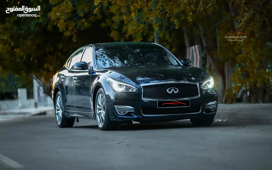 INFINITI Q70  EXCELLENT CONDITION  BLUE  2016