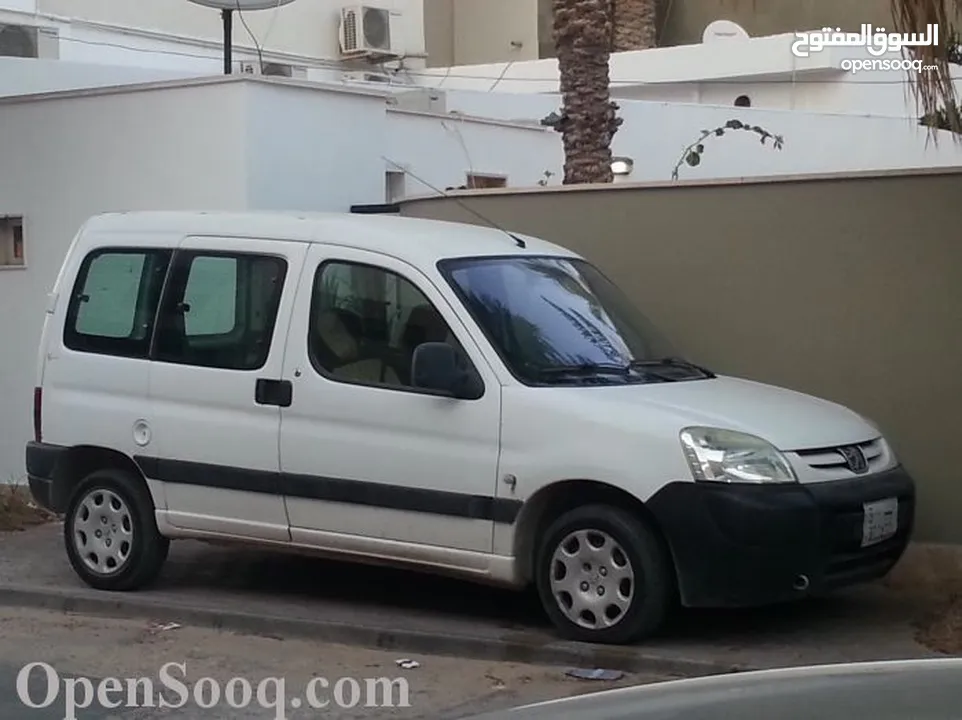سياره بيجو للبيع