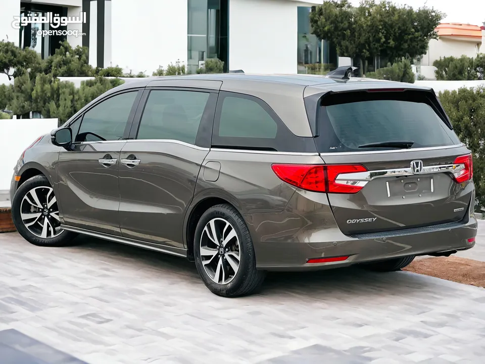 AED1080 PM  HONDA ODYSSEY 3.5L TOURING  FULL OPTION  FSH  GCC SPECS  FIRST OWNER