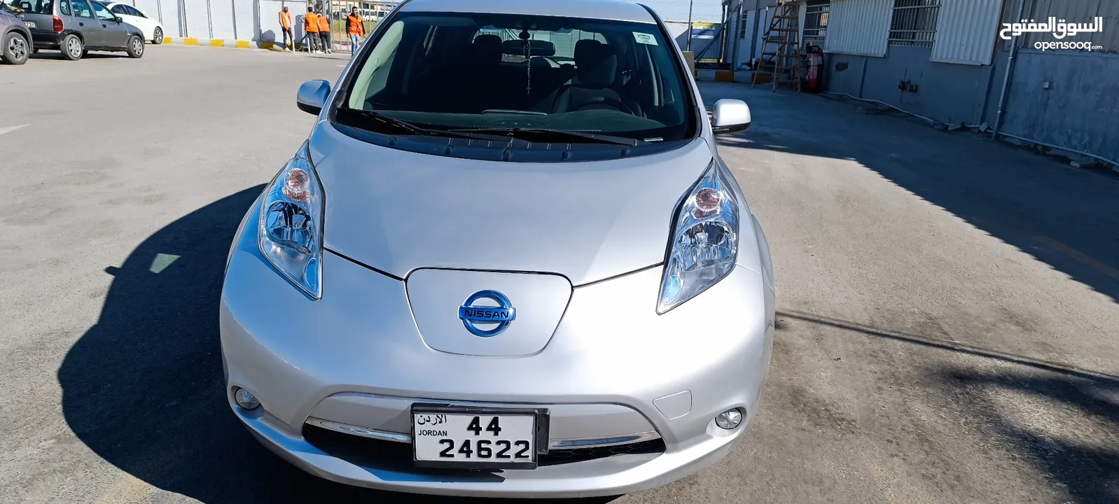 NISSAN LEAF 2017