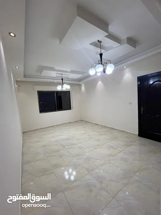 عماره تتكون من 8 شقق فاخره للبيع