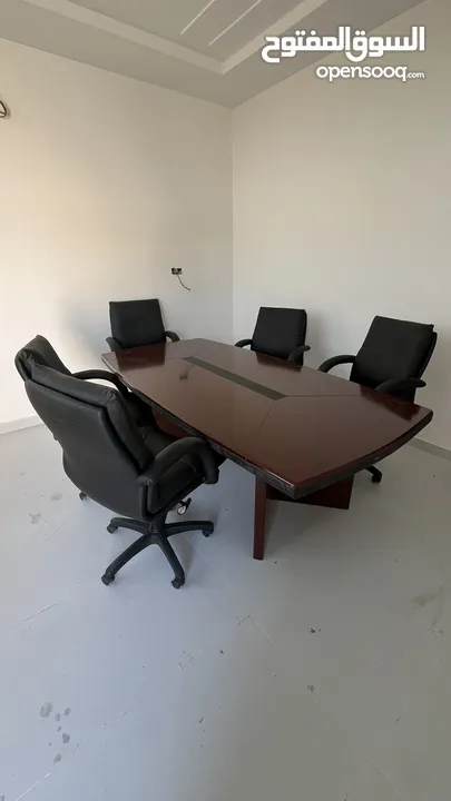 For Sale office Tables/اثاث مكتبي راقي للبيع