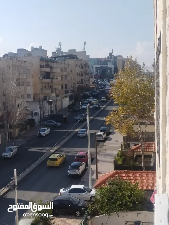 شقة مميزة للبيع ... قريبة من الاسواق والخدمات العامة .. في ضاحية الامير حسن بالقرب من دوار الضاحية