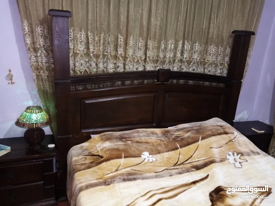 ..تخت مع فرشه ..كراسي بار زان..6 كراسي زان مع طاوله زان