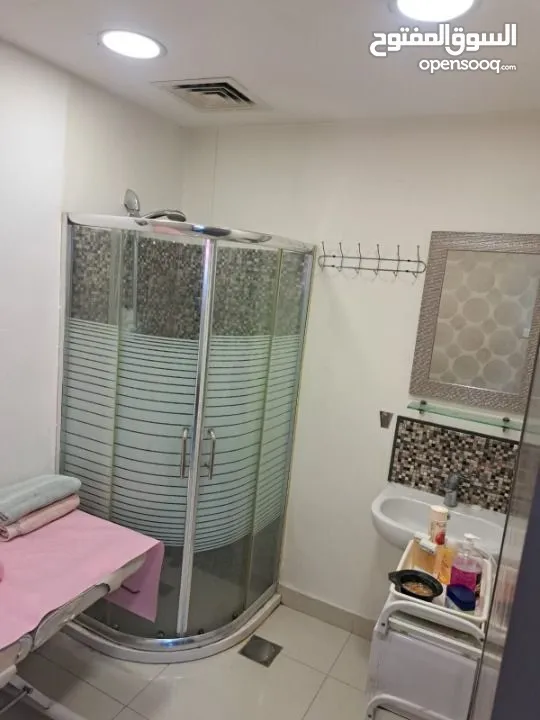صالون نسائي من الدرجة الاولى للبيع