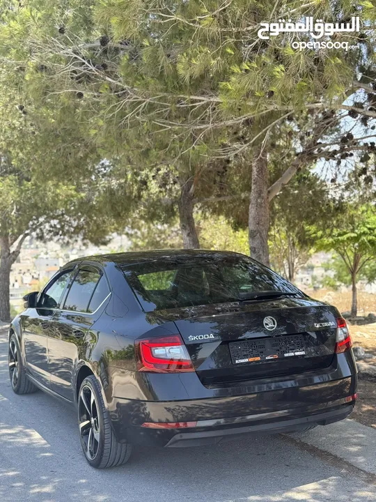 SKODA OCTAVIA 2019 صالون  اوتم2000 ديزل  فل مسكر إضافات عدا الفتحة  سعر مميز كاش  طلاء اصلي بلكامل