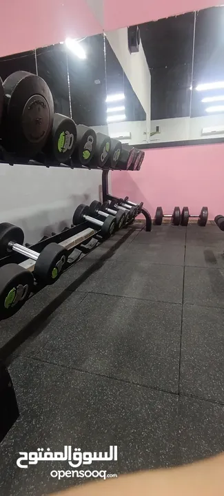 نادي كامل للبيع