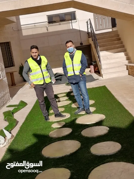 عشب صناعي واكسسوارات الملاعب
