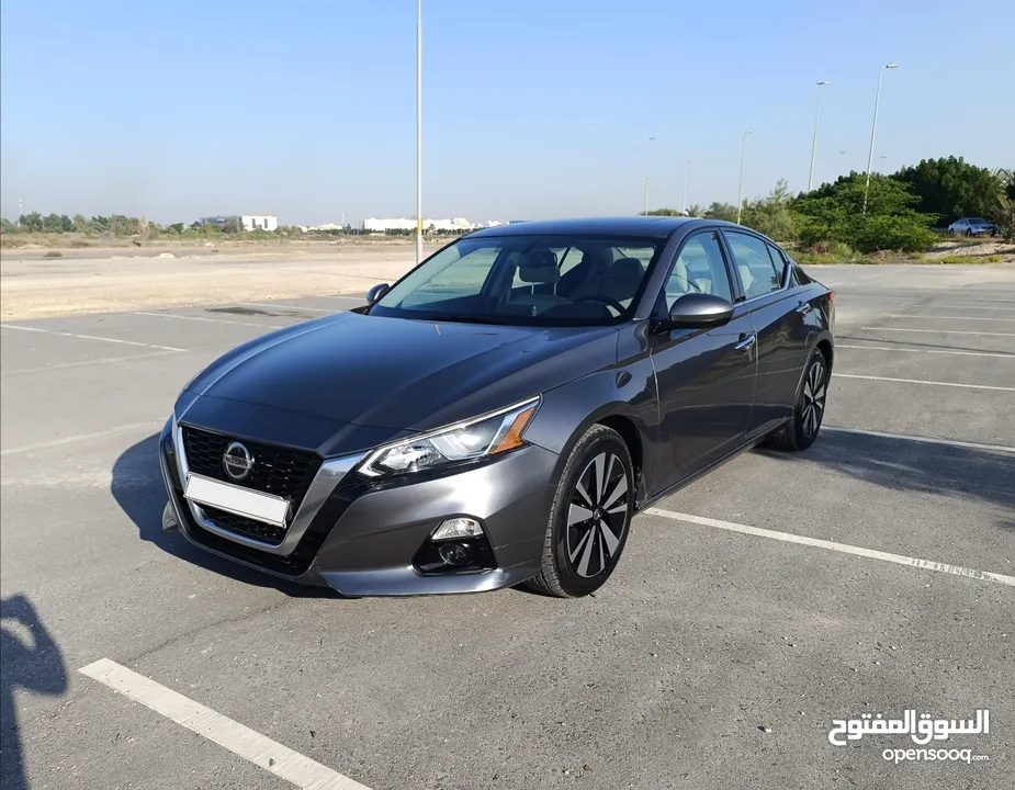 NISSAN ALTIMA SV MODEL 2019  SINGLE OWNER FULL COVER INSURANCE CAR FOR SALE URGENTLY