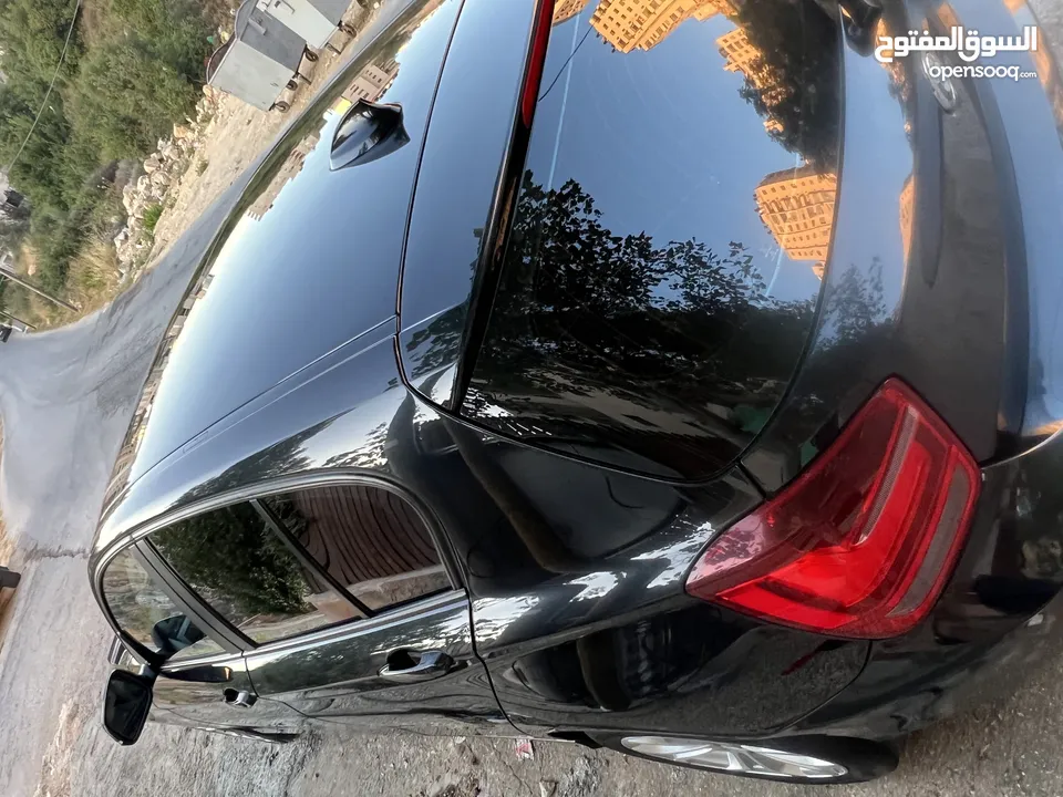 سيارة بي ام دبليو المانية من طراز BMW116i موديل 2016 \ ترخيص 2015 امكانية البيع دفعة وشيكات للجديين