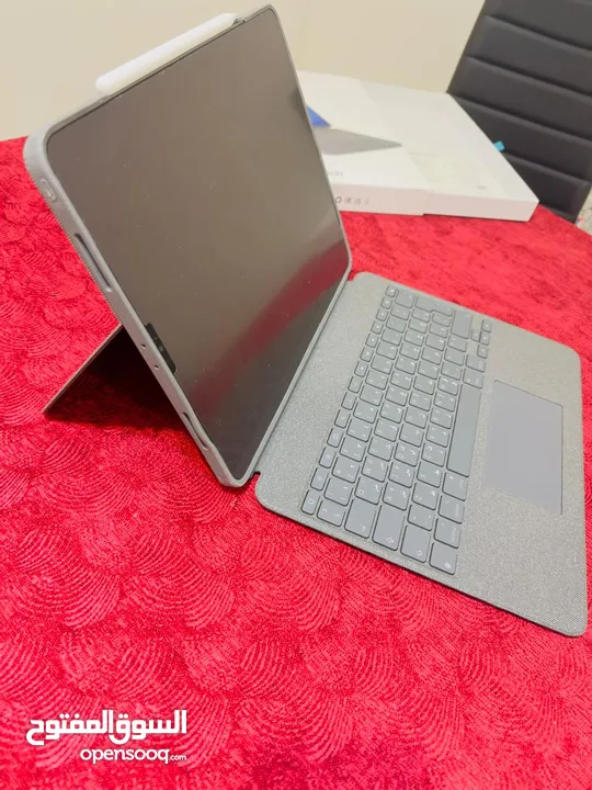 افضل كيبورد للايباد برو  12.9 LOGITECH IPAD PRO KEYBOARD