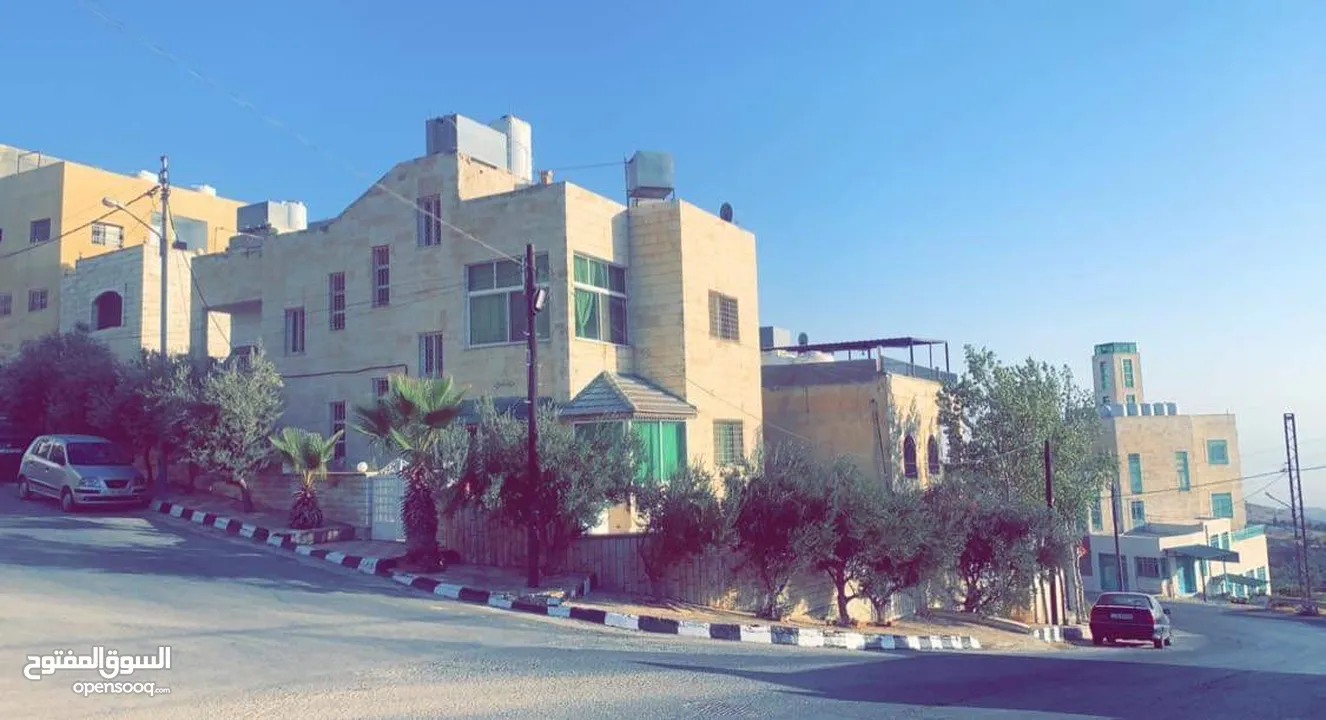 بيت مستقل على شارعين مُطل بسعر مغري جداً
