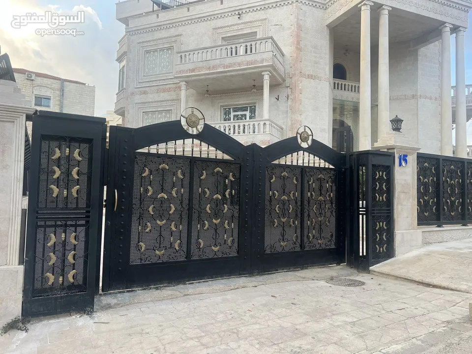 قصر فيلا فخمة جدا للبيع في الجبيهه