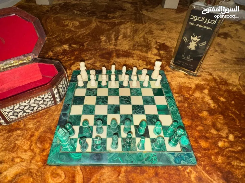 شطرنج من الملكيت والالباستر