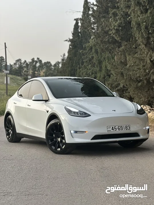 تيسلا Y مقاعد 7 7جيد اتوسكور B+ لونج رينج فورويل Tesla Y 2021