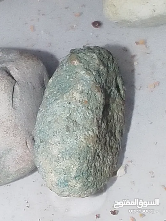 لا اريد المبالغه بأسماء وصفات احجاري ولكن إبحث عن نوعية وسعر كل حجر وما قوة الحجر ولإي اسباب يستخدم