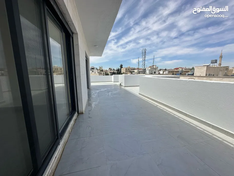 Roof for Rent in Shmesani ( Property 42460 )-174510726