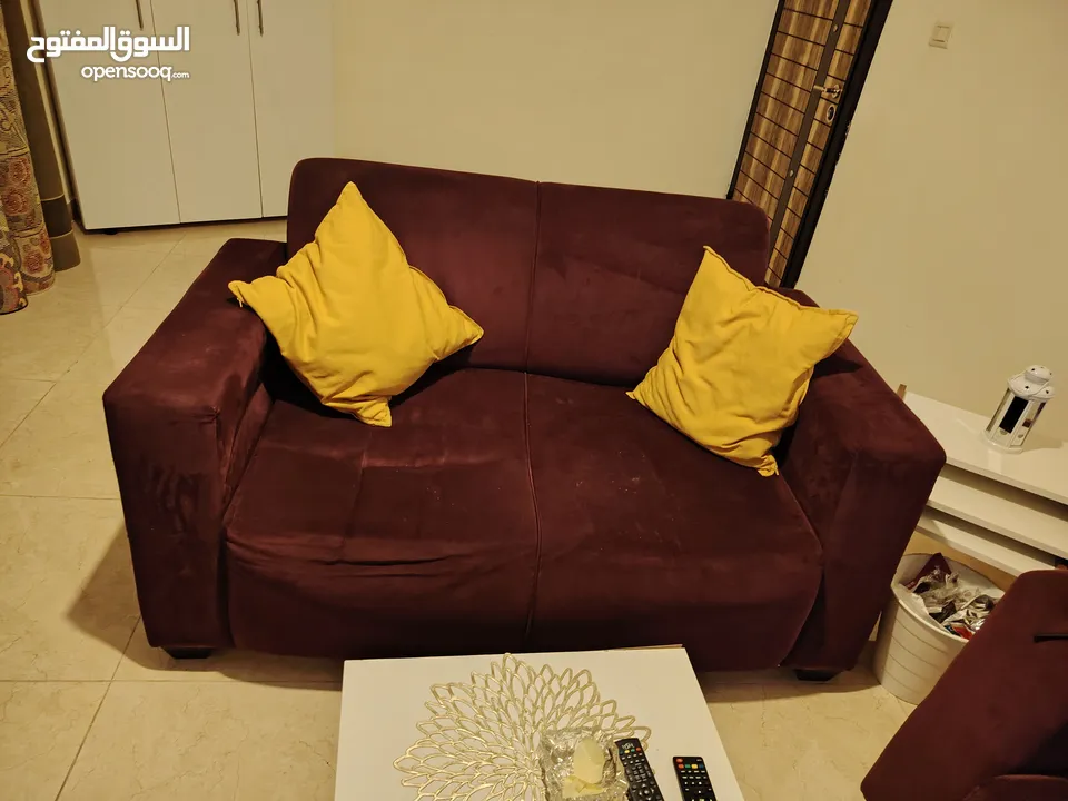 كنب مستخدم للبيع