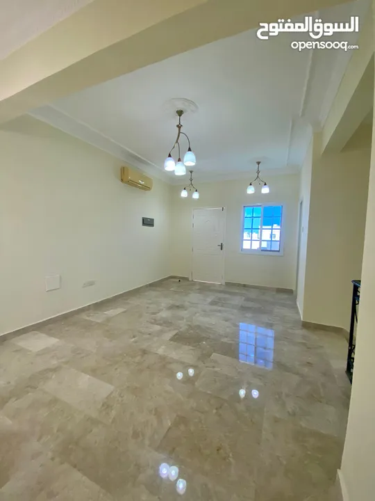 فيلا للايجار في العذيبة الشمالية خلف الميرة - Villa for rent in Al-Azaiba north