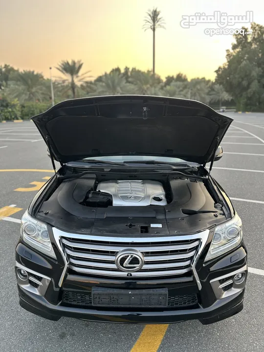 LEXUS LX 570 -GCC - very clean car