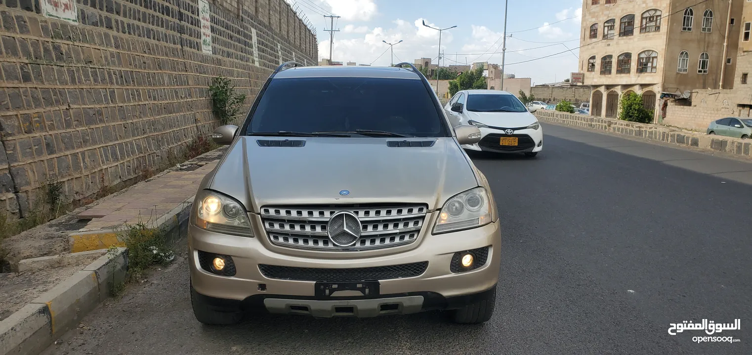 مرسديس ام ال 2008 E350. ماشيه 100 الف بضاعه ميحتاج