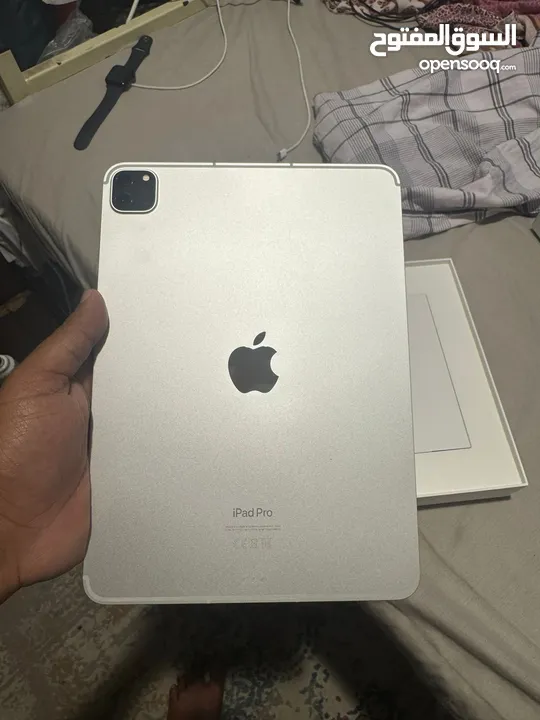 iPad Pro 4 M2 512GB good condition 11inch screen 5G+ WiFi cellular with box with warranty 10 months