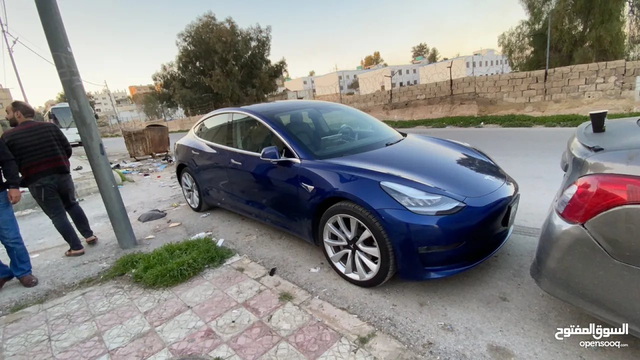 تيسلا 2019 model 3 ستاندرد بلس بحالة الوكالة لون مميز جنط 19 للبيع بسعر لقطة ومحروووووق