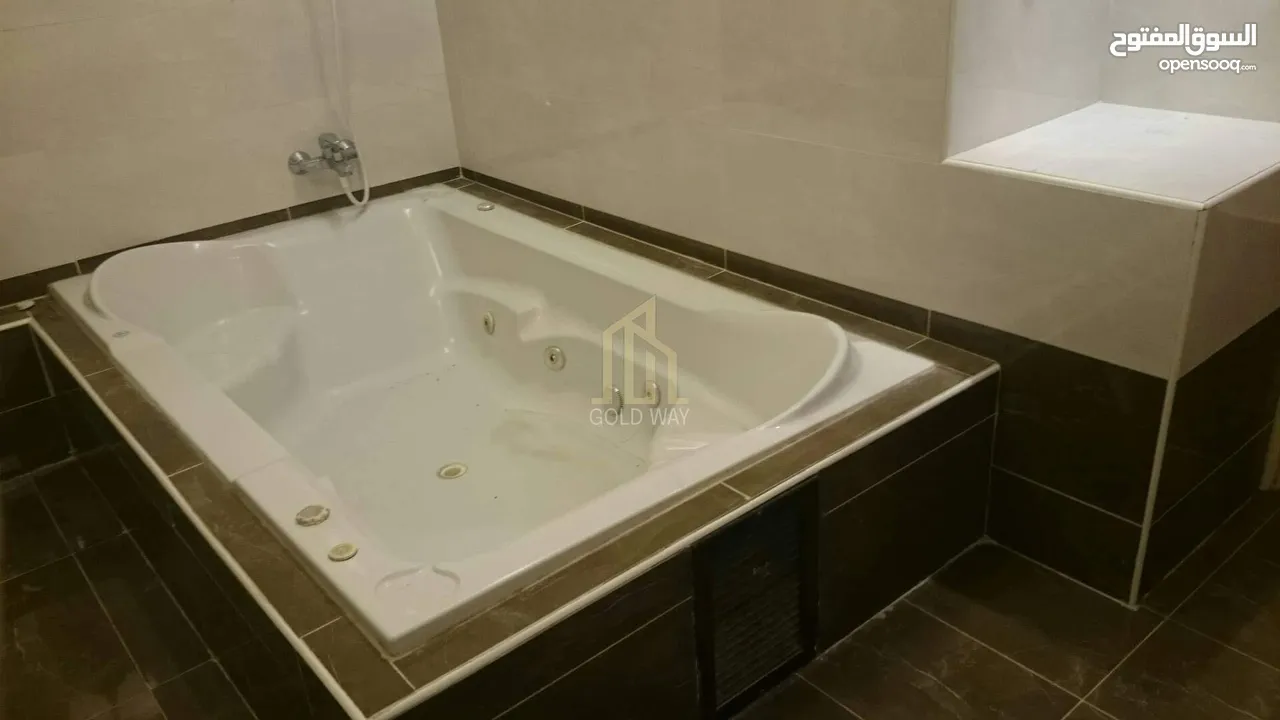 في أرقى مناطق الشميساني تملك شقة تسويه 307م مع حديقة 300م بسعر مميز / ref 9504