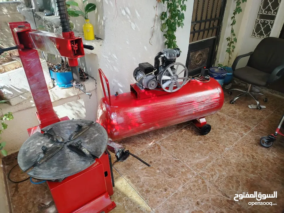 معدات محل بناشر للبيع بحال الوكالة
