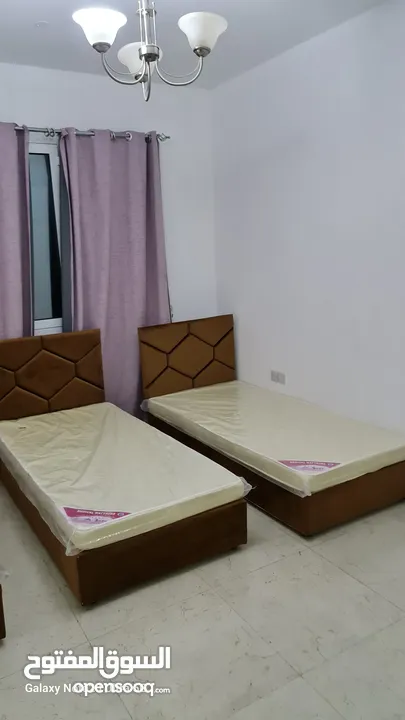سرير للايجار سكن مشترك شامل مياه وكهرباء وانترنت 