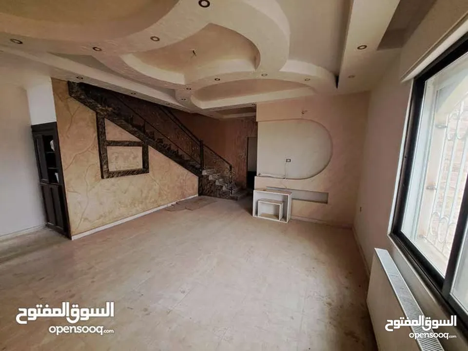 فيلا للبيع في شارع المطار جديده