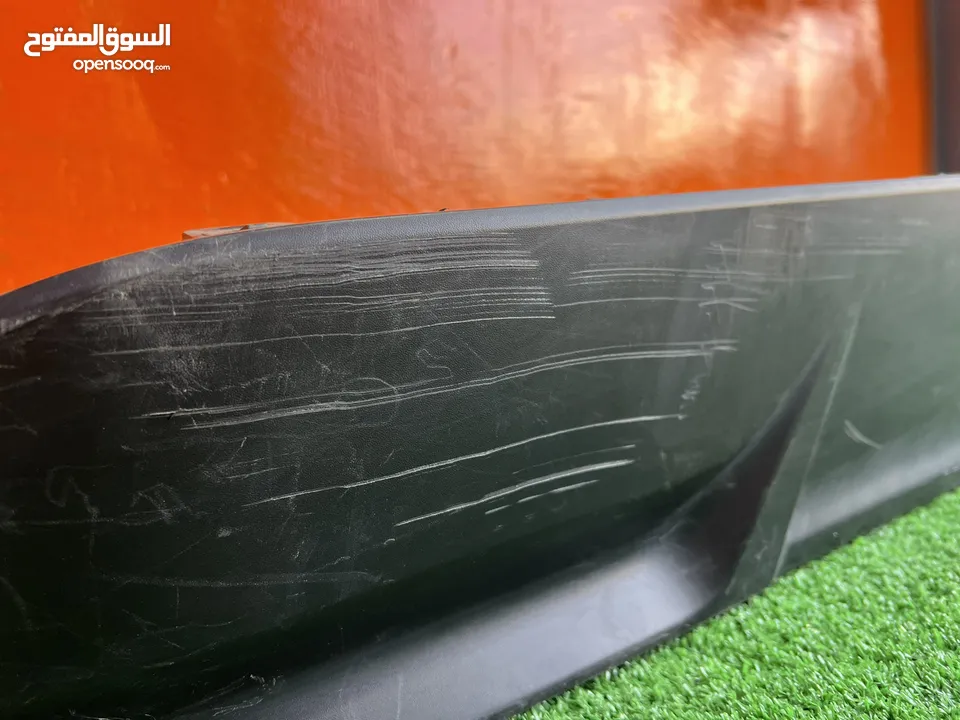 سبويلر سفلي طمبون خلفي تويوتا بريوس بيرسونا 2016-2018  مستعمل اصلي ياباني موضحه  ومتوفر جديد ومستعمل